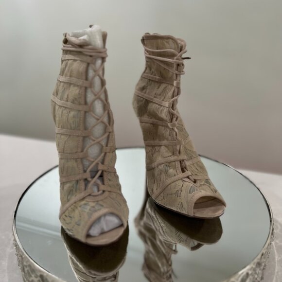 Chinese Laundry Lace Up Lacy Boot sz 9 - Picture 1 of 4